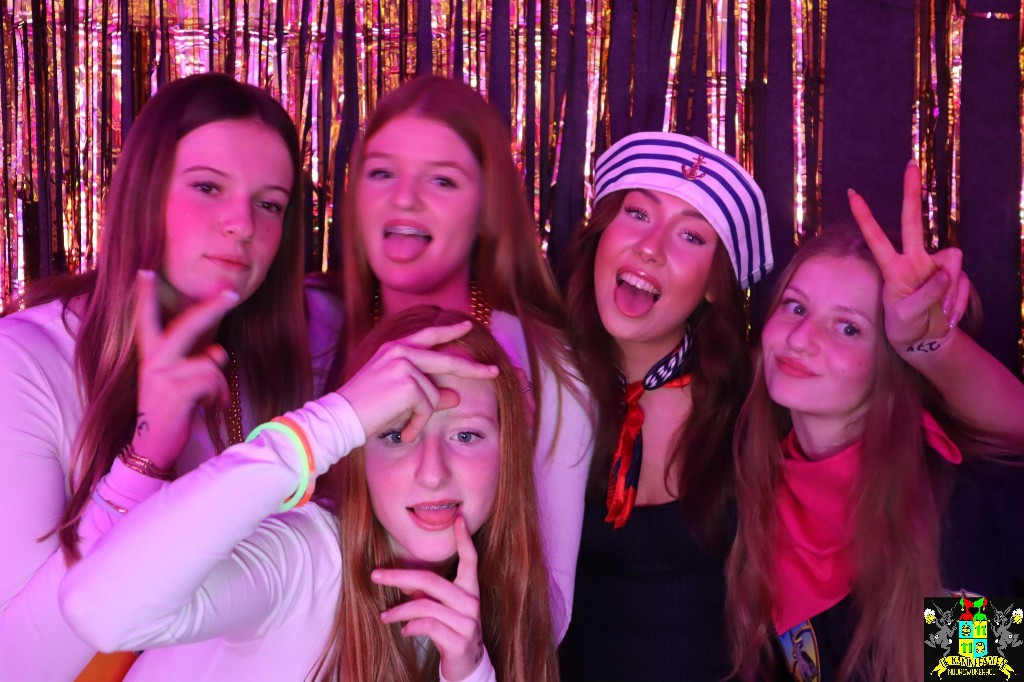 ../Images/Jeugd Opwarmbal Photobooth 131.jpg